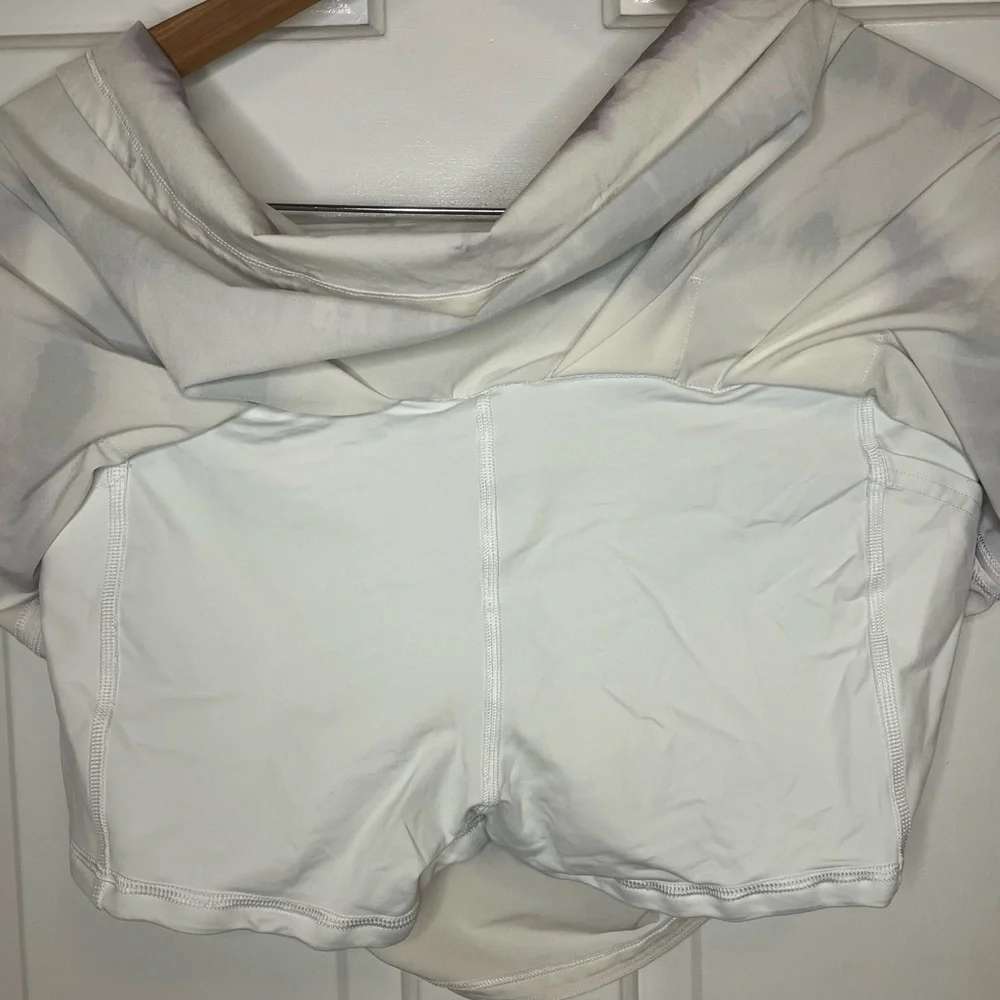 Lululemon Athletica White and Gray Skirt 8 reposhing bc I bought the wrong size - Picture 9 of 16